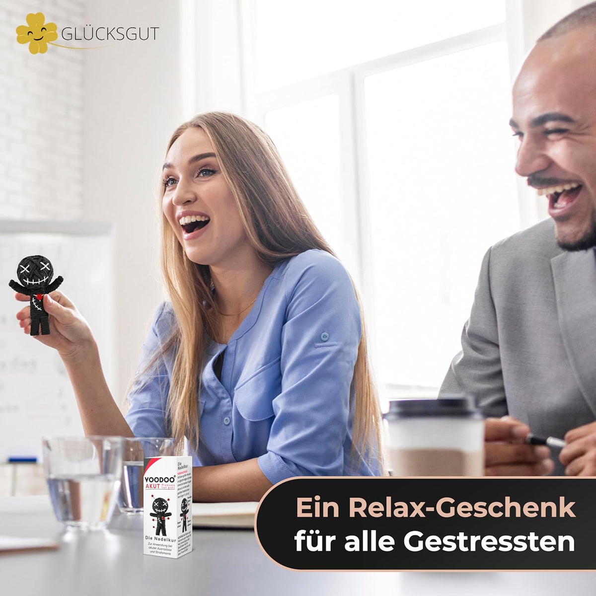 Voodoo Puppe mit Nadeln